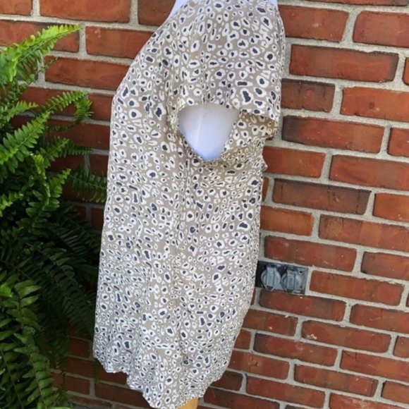 EUC Banana Republic 100% Silk Leopard Print Blouse Open Back Size Medium 8 - Picture 3 of 4